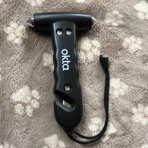 NWT emergency car window hammer multi tool with seat belt cutter